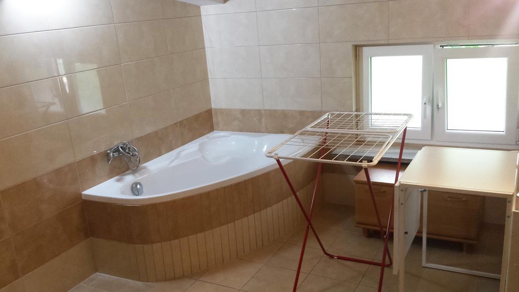 Apartamenty I Pokoje Przy Parku Jelenia Gora Exterior photo
